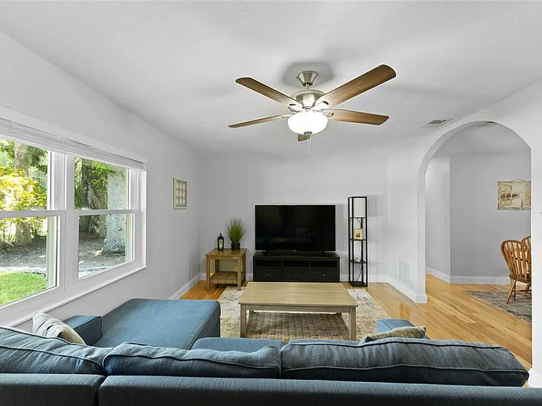 909 Bentwood Ln #1 — Photo 7