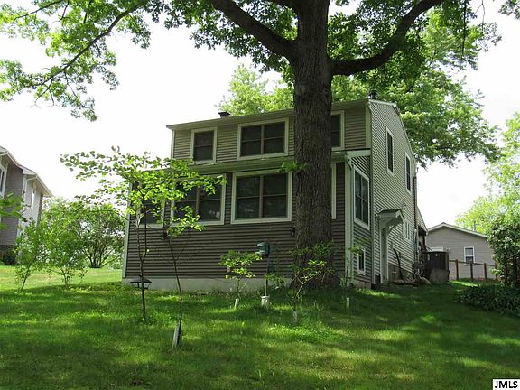 3rd image of 7445 Hillcrest Ave