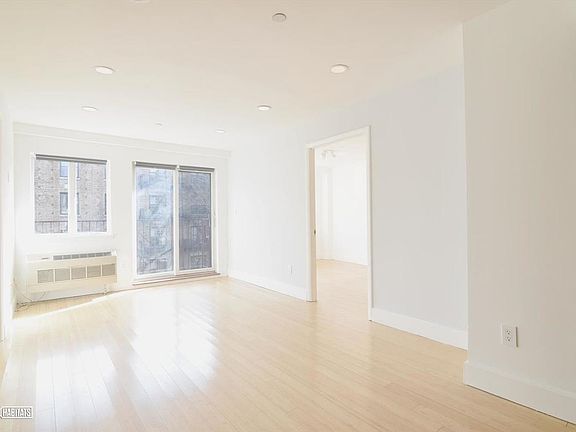3rd image of 1735 Caton Ave APT 3A