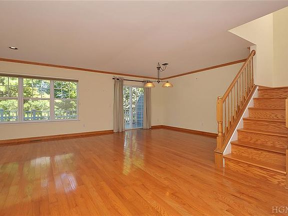 2nd image of 125 Mystic Dr #125