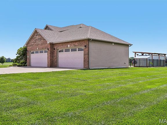 3rd image of 4389 Wagner Rd