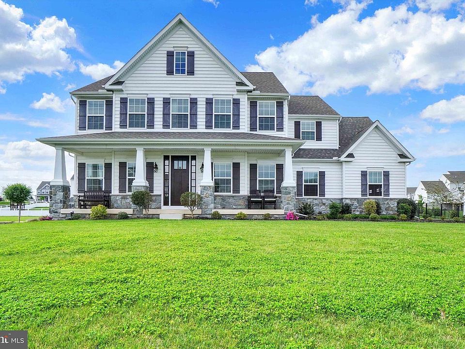 1st image of 411 Peggy Ln