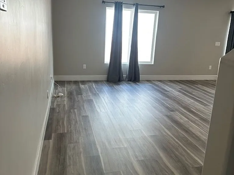 1601 Quartz Dr #D — Photo 2
