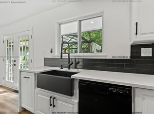 7533 Colonial Dr, Prairie Village, KS 66208