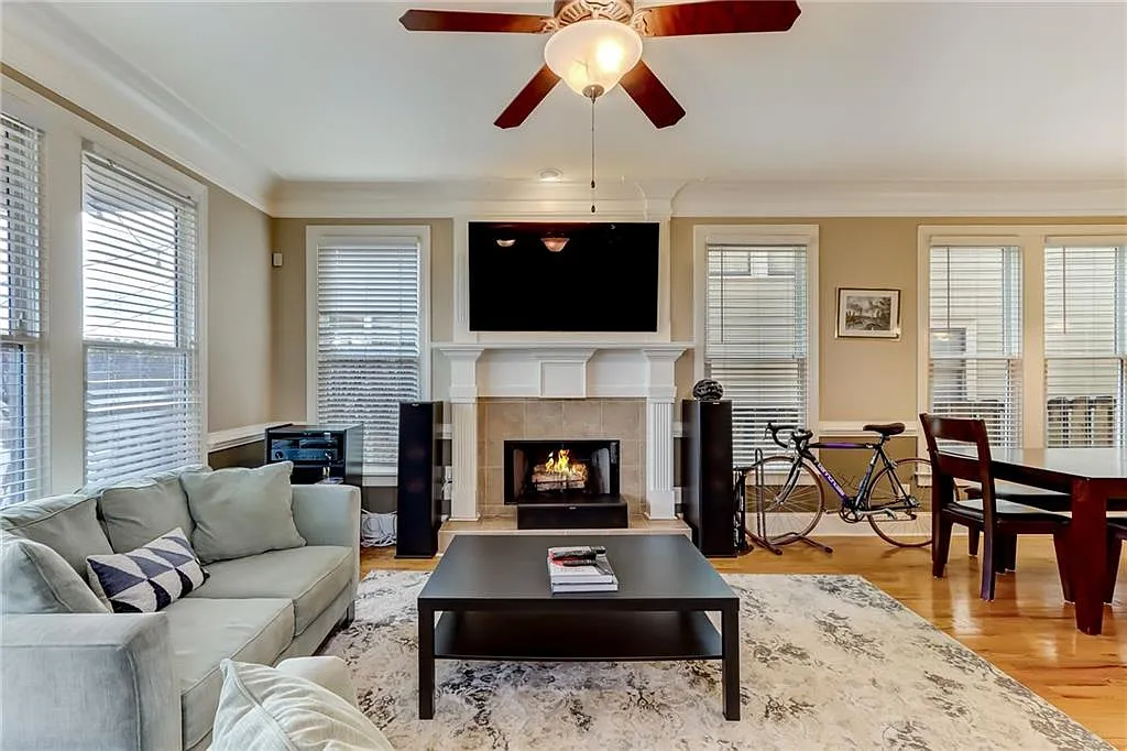 3 bed, 3.0 bath, 1880 sqft, $3,750 — Photo 4