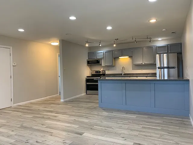 504 S Court St — Photo 5