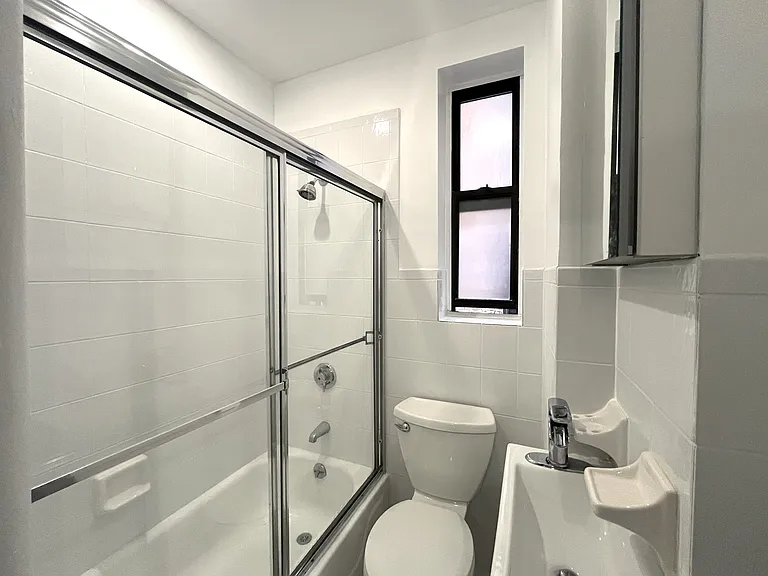 1274 1st Ave #17 — Photo 5