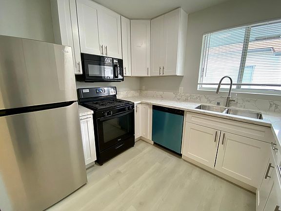 4th image of 1472 S Wooster St APT 2