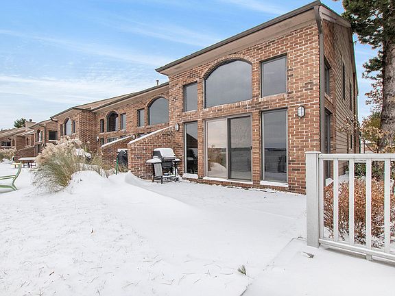 2nd image of 86 Harbor Dr