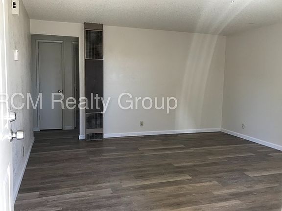 3rd image of 3426 Woodside Dr APT 1