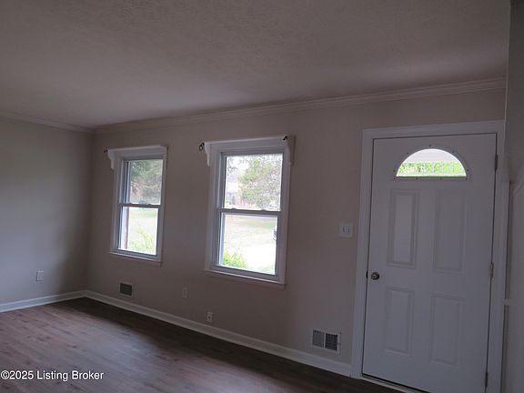 3rd image of 1533 Fisher Ln