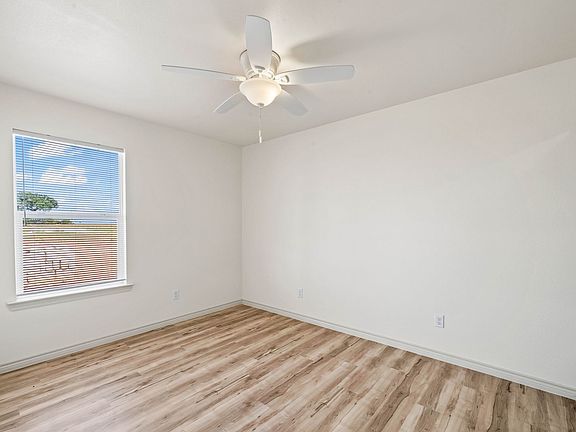 5th image of 203 N Fm 789 Cres #3700