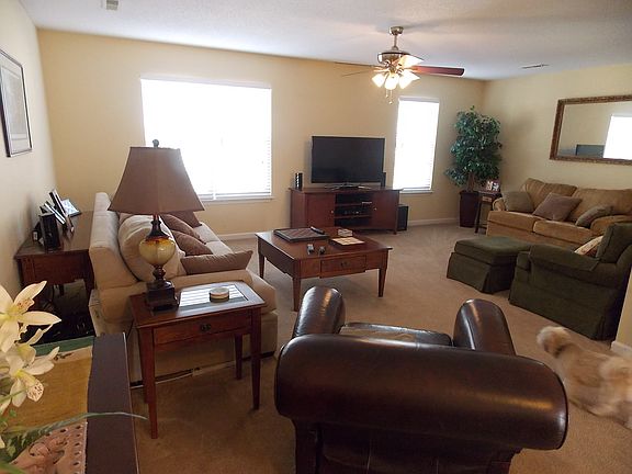 4th image of 14 Dillingham Pl