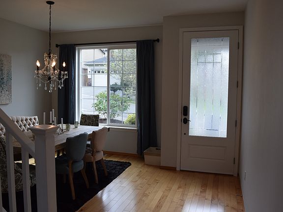 Formal Dining/Front Entry