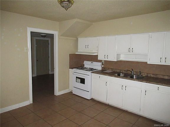 3rd image of 1312 Lampkin St