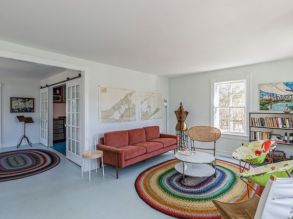 2nd image of 17 Montauk Ave