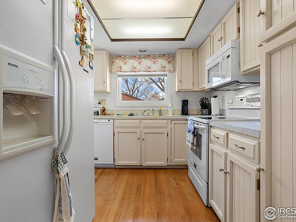 5th image of 1100 N Taft Ave #27