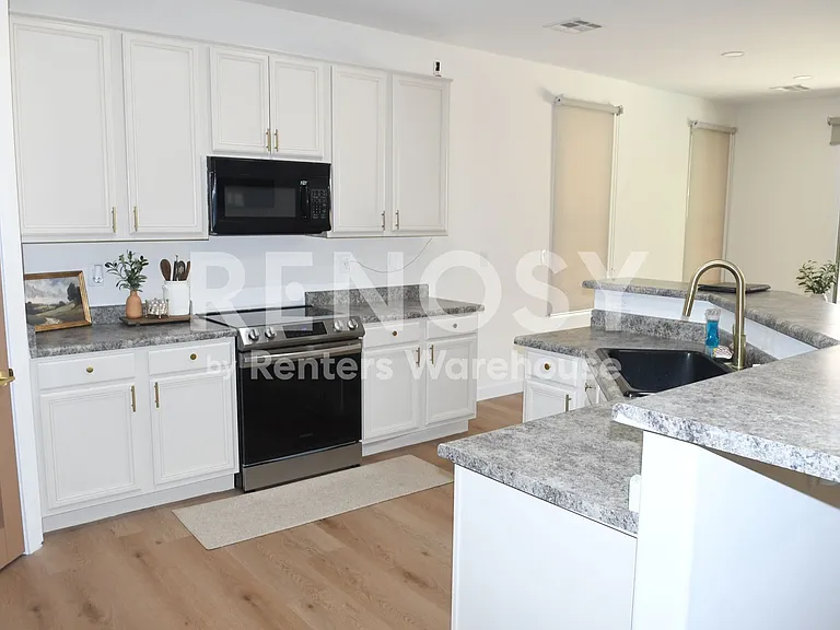 10413 W Roanoke Ave — Photo 7