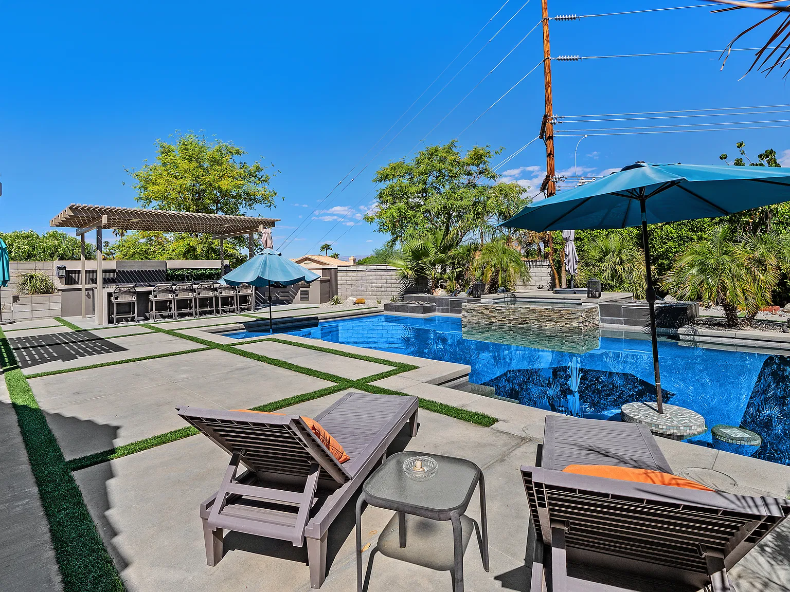 4 bed, 2242 sqft, $4,500 — Photo 2