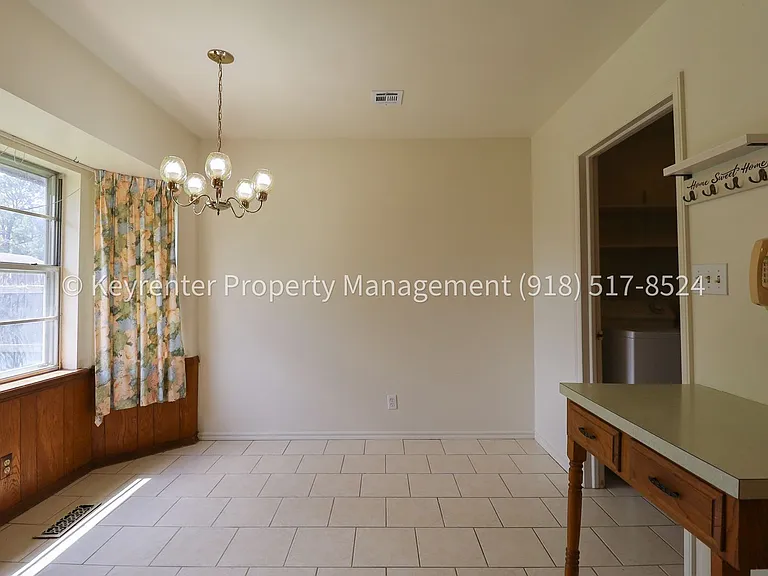6828 E 47th St S — Photo 22