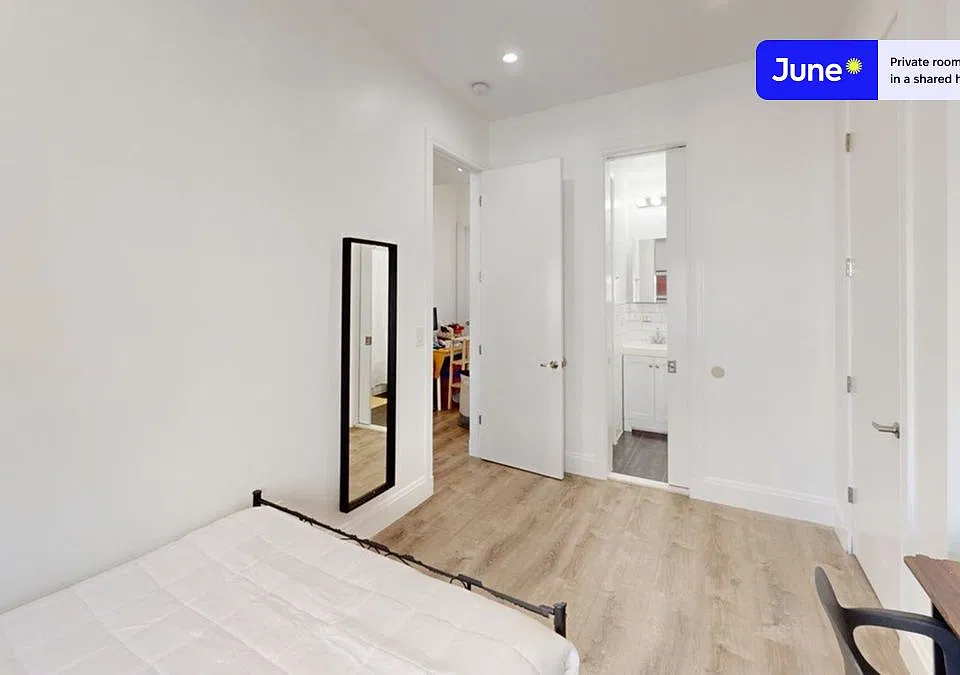 39A Broome St #C