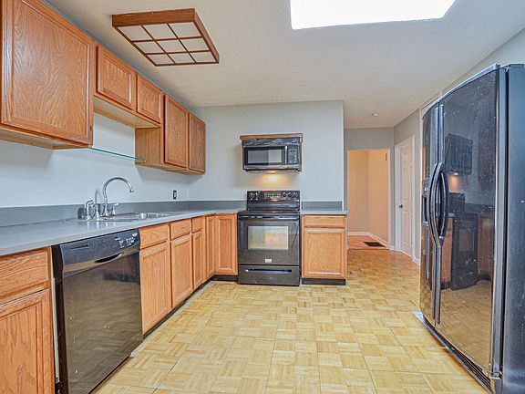 2nd image of 470 Tomoka Ave