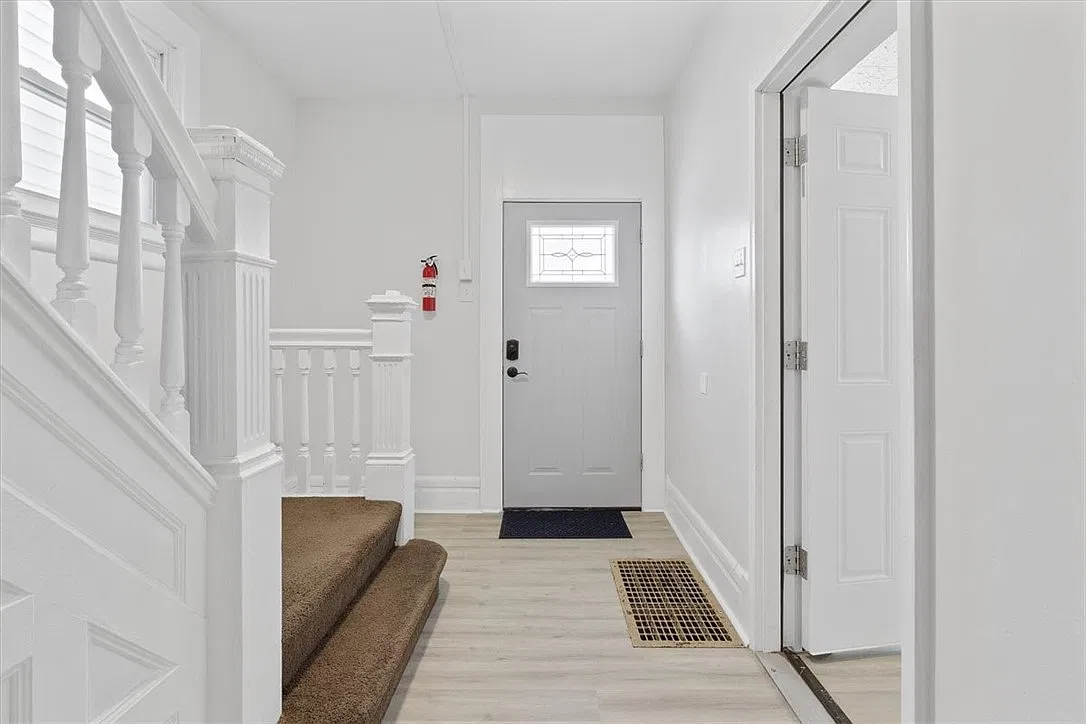 1 bed, $1,000 — Photo 1