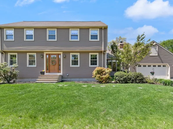 23 Clover Hill Dr, Chelmsford, MA 01824