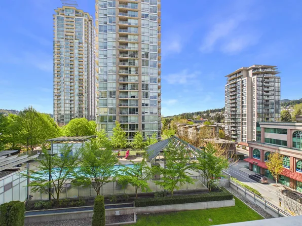 2978 Glen Dr #807, Coquitlam, BC V3B 0C3