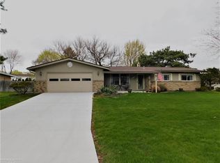 8141 Carriage Hill Dr, Shelby Township, MI