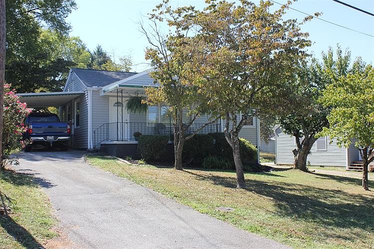 1st image of 2112 W Gilbert Ln