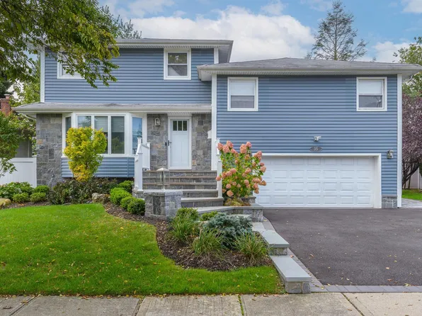 35 Roxton Road, Plainview, NY 11803