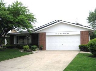 2933 42nd St, Highland, IN 46322