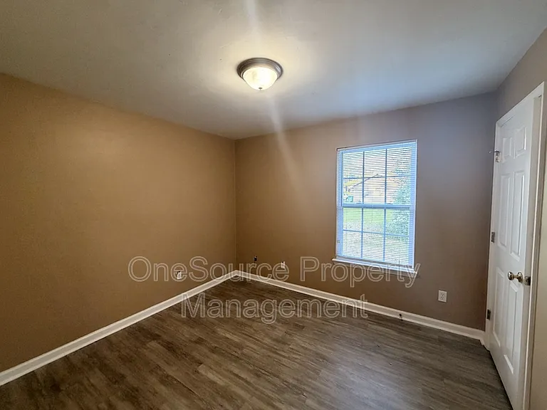203 B W Roberts St — Photo 7