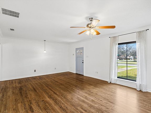 4th image of 3600 Westcliff Rd S