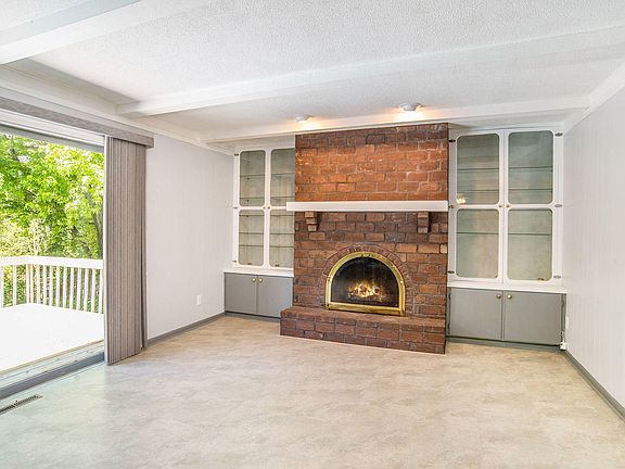 3rd image of 733 Collindale Ave NW
