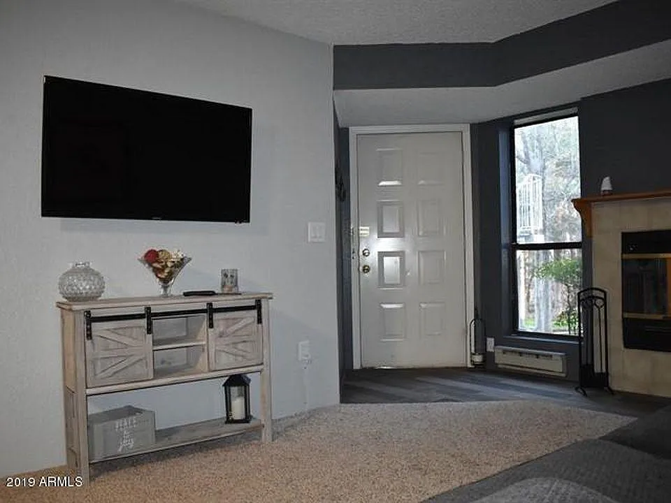 2700 S White Mountain Rd — Photo 4