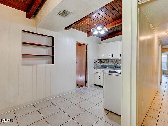 5th image of 312 Dorothy Ave
