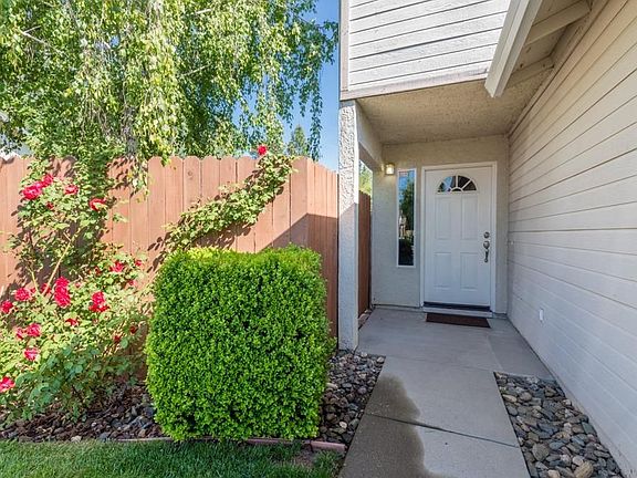 2nd image of 2998 Courtside Dr