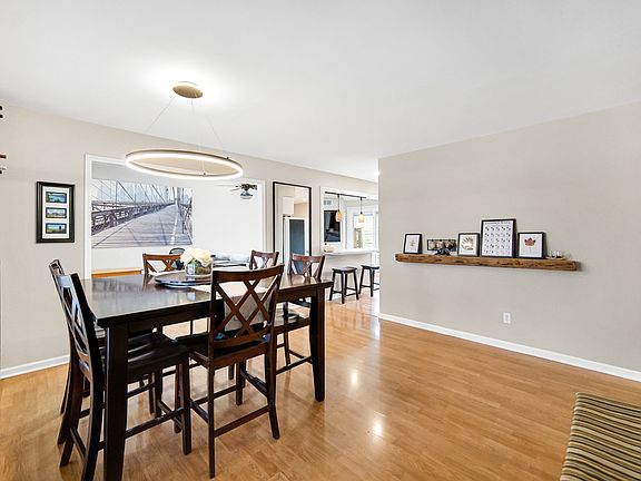 4th image of 640 Oxford Ct
