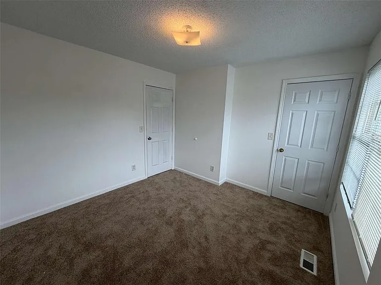 1613 Fort Perry Way — Photo 14
