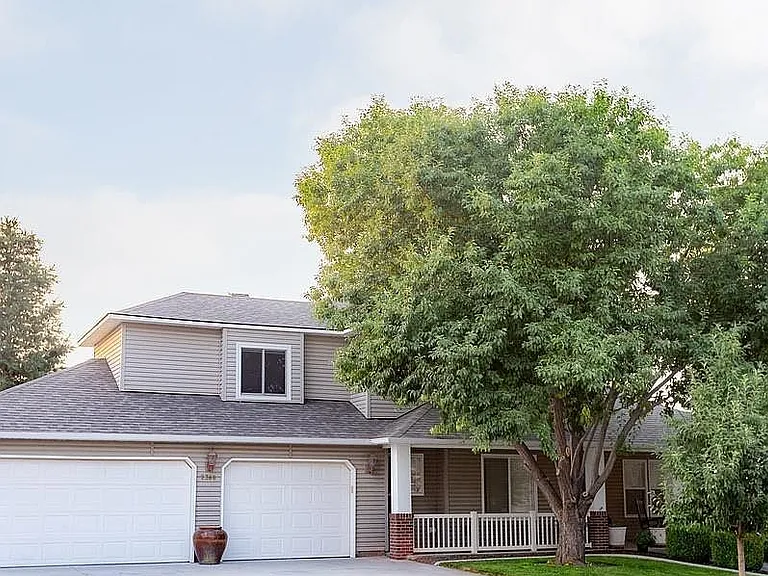 2368 E Green Canyon Dr — Photo 2