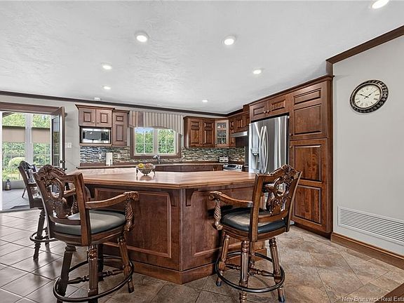 4th image of 115 Royal Oaks Blvd
