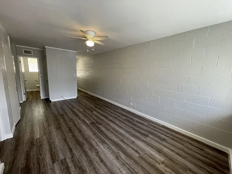 1148 Wilder Ave — Photo 2