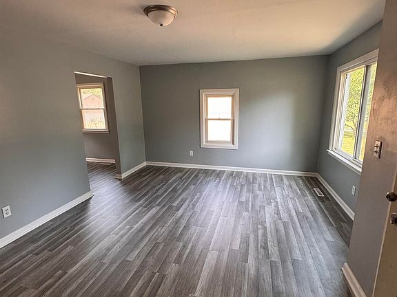 2nd image of 1241 Knickerbocker Ave
