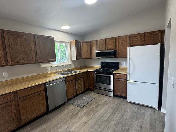 3rd image of 803 42nd St