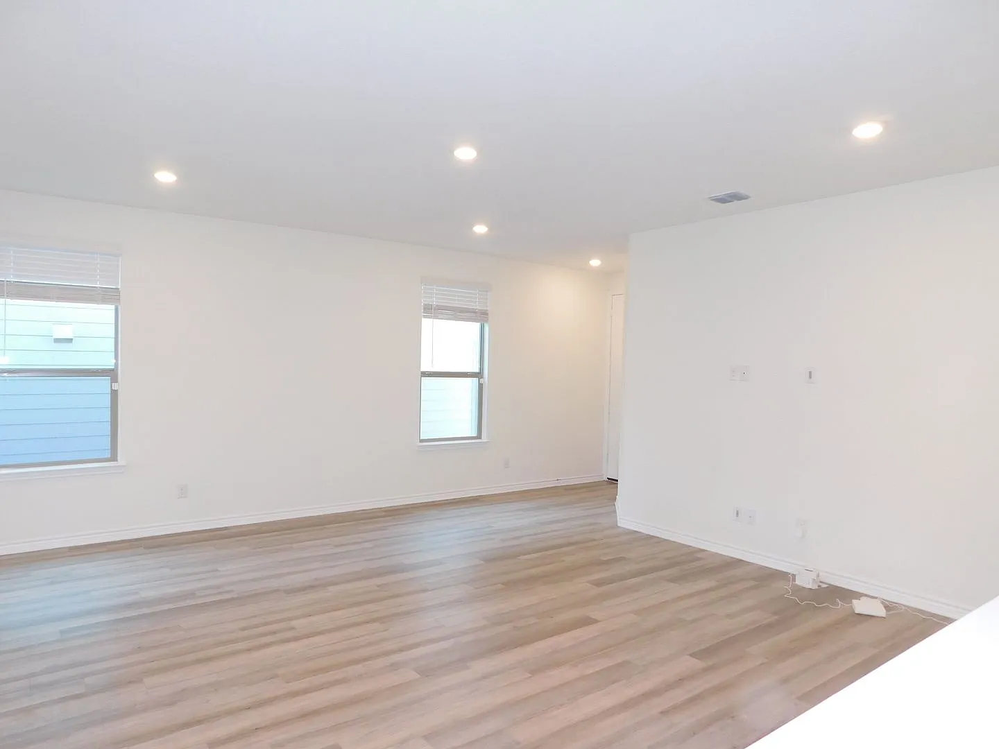 Champions Manor — Photo 2