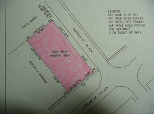 Cleveland St, Elloree, SC 29047