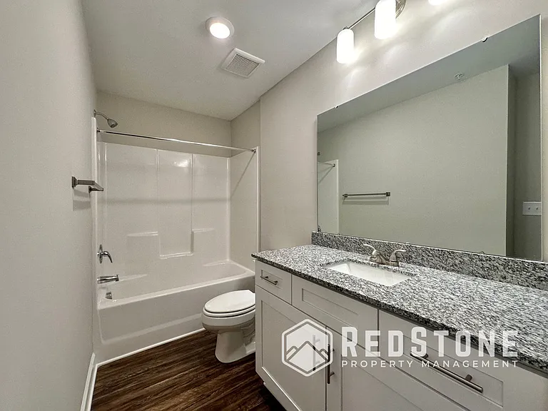 Westbrook Apartments — Photo 16
