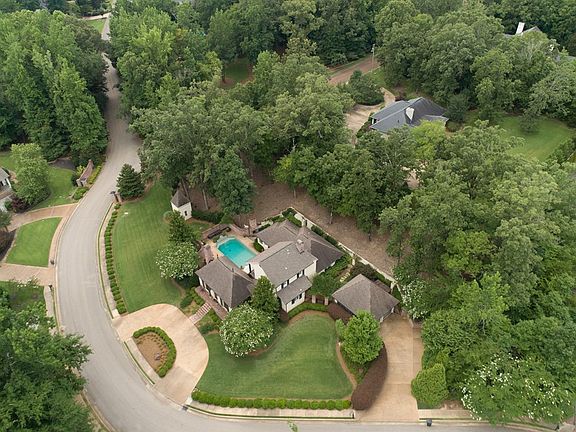 3rd image of 424 Turnberry Ct